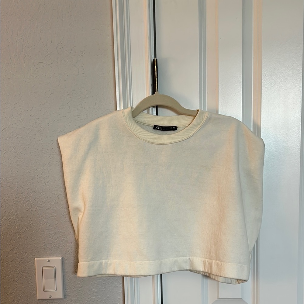 Cream Cropped Sleeveless Sweatshirt